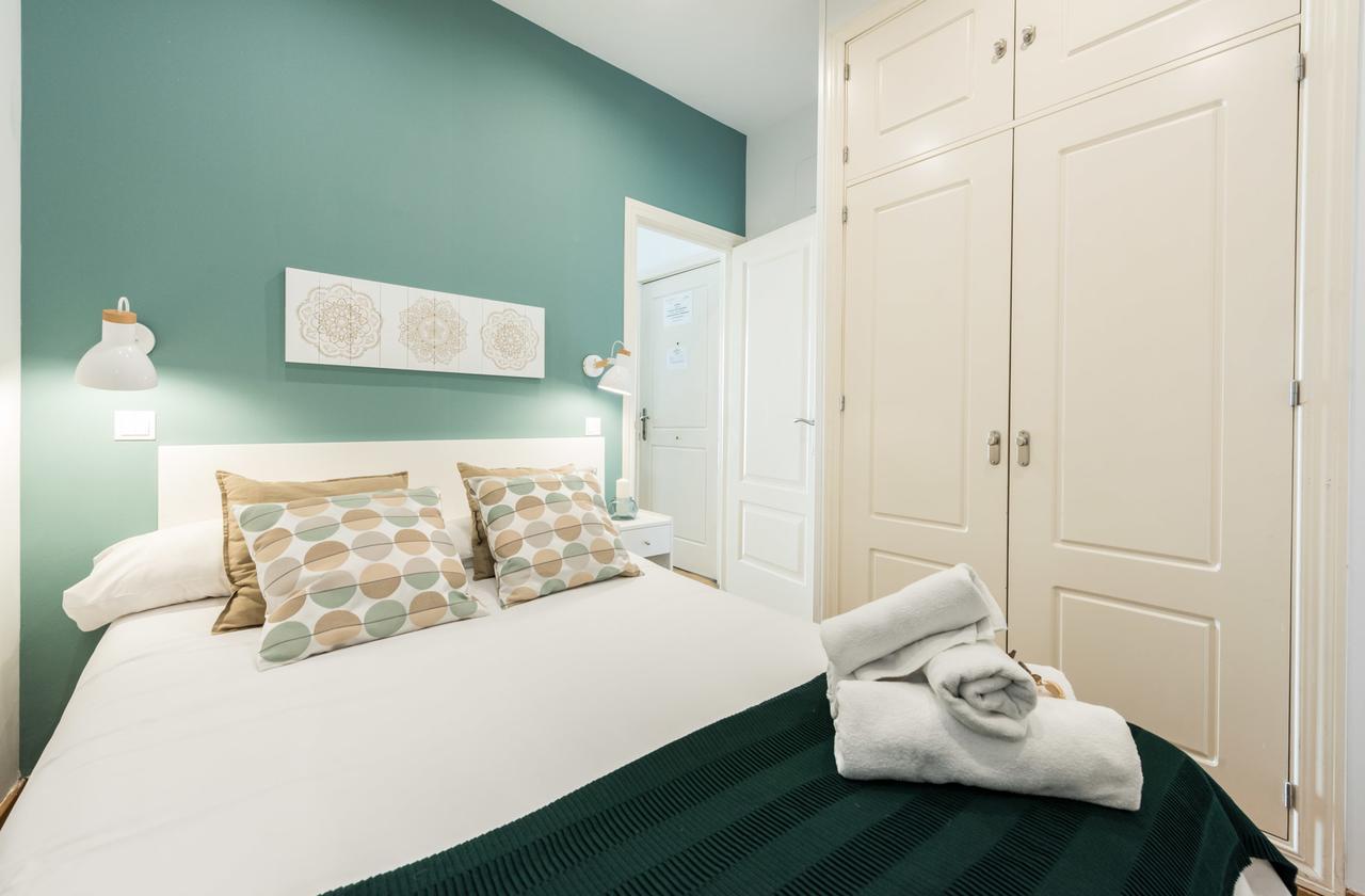 Gran Via I Santa Ana Apartment มาดริด ภายนอก รูปภาพ